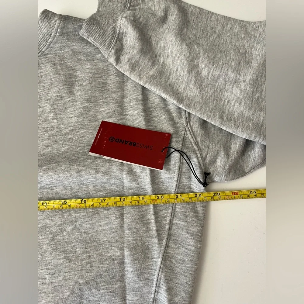SWISSBRAND | NWT Women’s Heather Gray Crew Neck Sweater